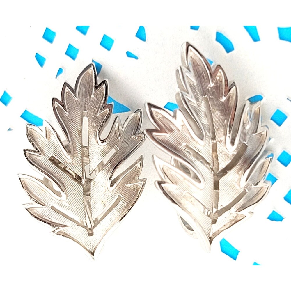 Vintage Signed Crown Trifari Brushed Silver Tone Leaf Clip Earrings 1"